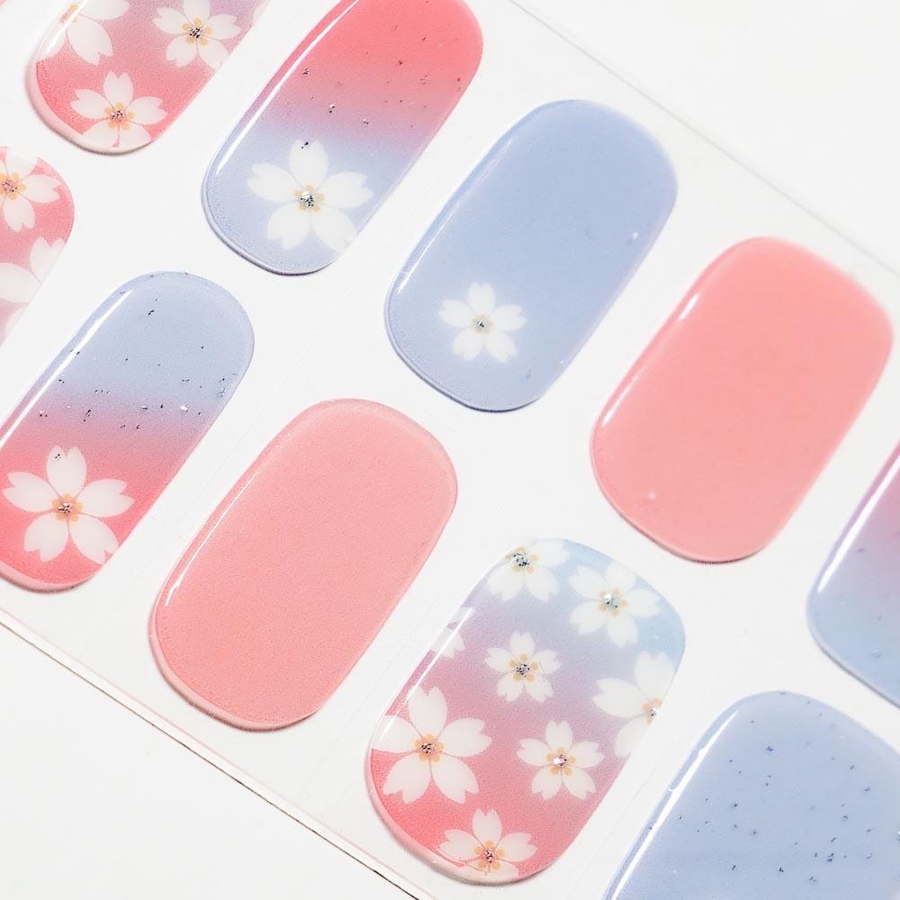 33 Summer Nail Art Ideas–From Sunset Ombré to Dreamy Clouds